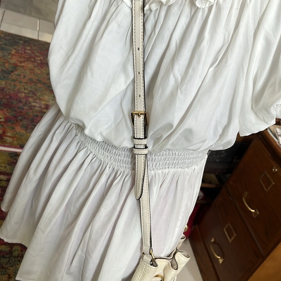 Michael Kors Crossbody mini bag /Tassel EUC πHPπ pebbled leather cream/gold - Picture 5 of 13